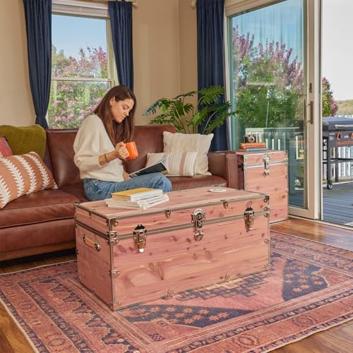 Rhino Knotty Cedar XXL Chest, Coffee Table Storage Trunk, End of Bed Bench