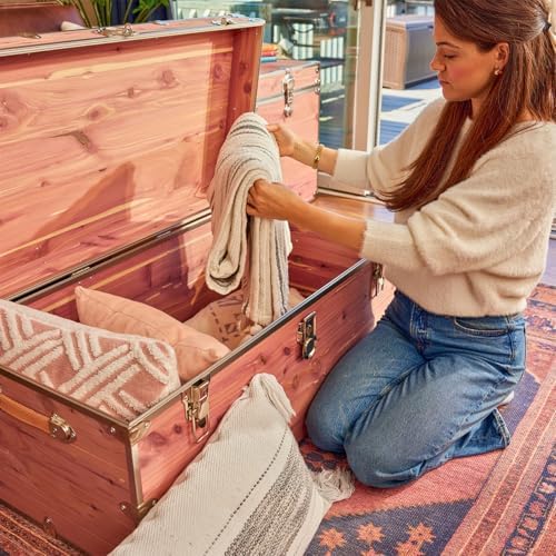 Rhino Knotty Cedar XXL Chest, Coffee Table Storage Trunk, End of Bed Bench