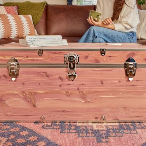Rhino Knotty Cedar XXL Chest, Coffee Table Storage Trunk, End of Bed Bench