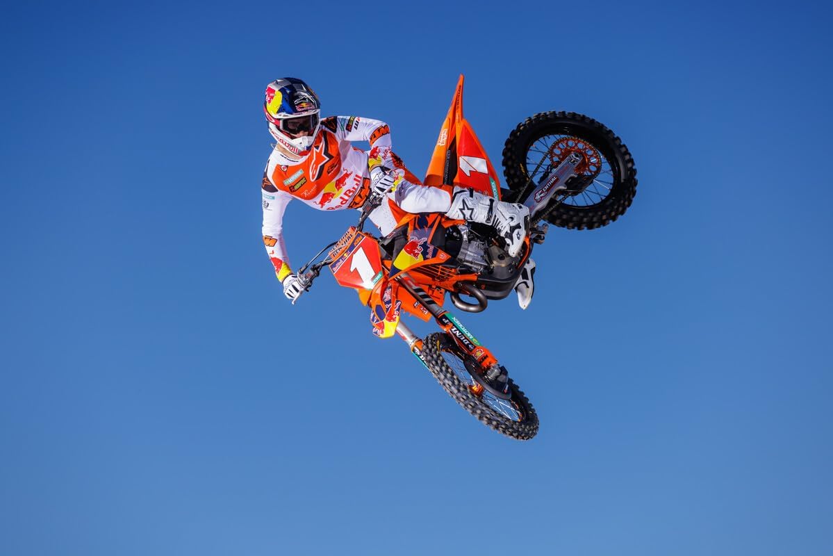 ktm toolbox size large 00029098400 shown in use