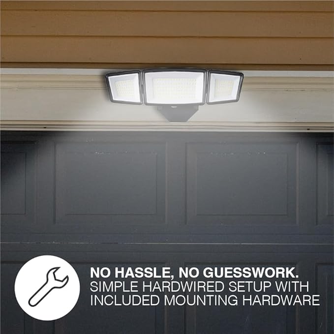 Sylvania 13W Dusk to Dawn Security LED Light, 2000 LMS, Wet Rated, Daylight