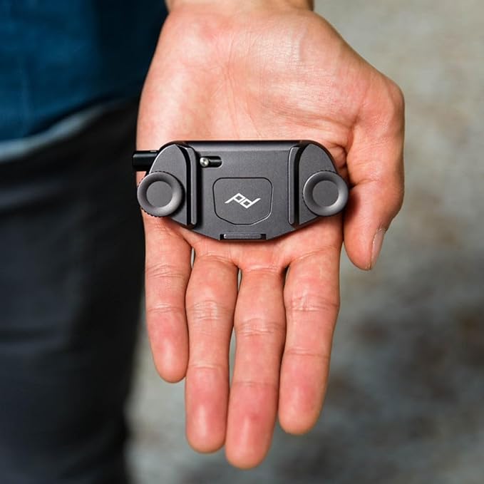 Peak Design Capture Camera Clip V3, Holds DSLR, Compact and Point and Shoot