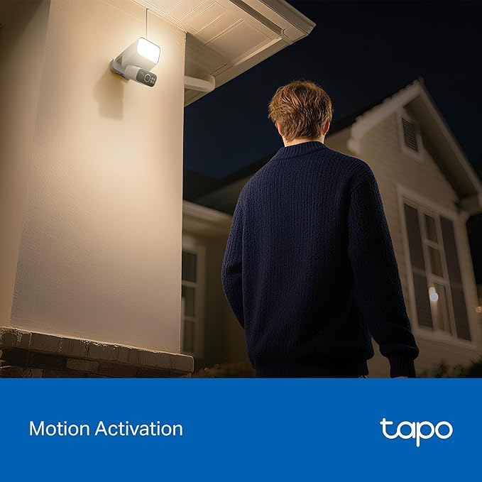 Tapo 2K Dimmable Floodlight Security Camera Outdoor Wireless w/Solar Panel