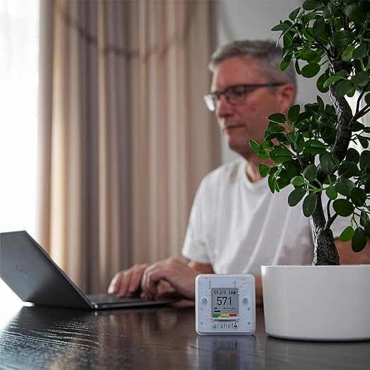 SAF Aranet4 Home: Wireless Indoor Air Quality Monitor