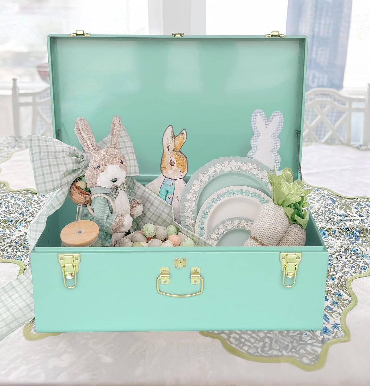vixdonos large metal trunk decorative storage box college, package contents