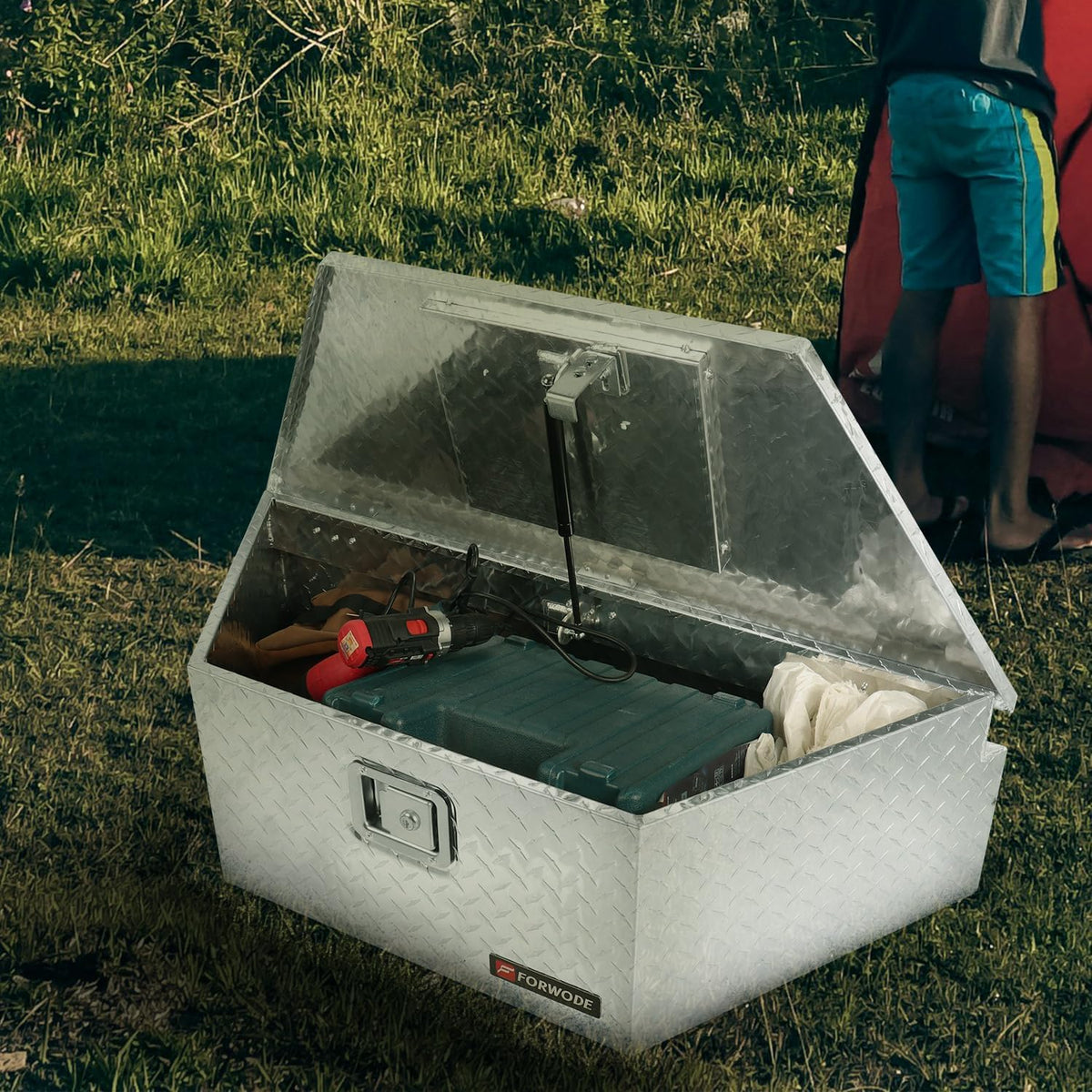 forwode 39 inch trailer tongue tool box lockable, close-up detail