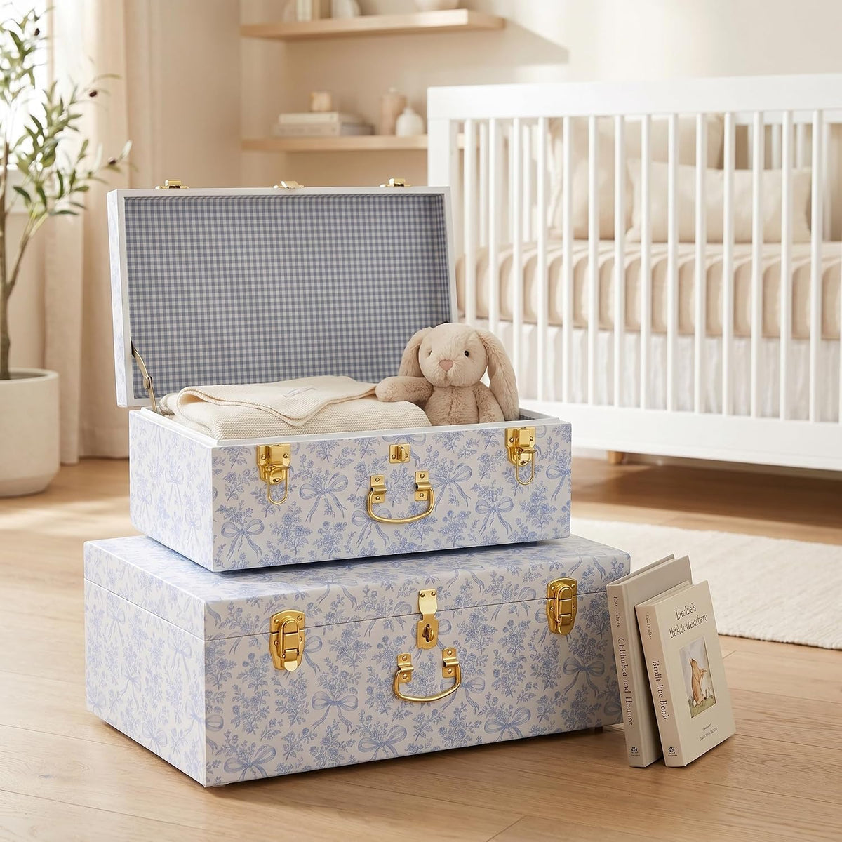 rool floral decorative storage trunk set of 2, close-up detail