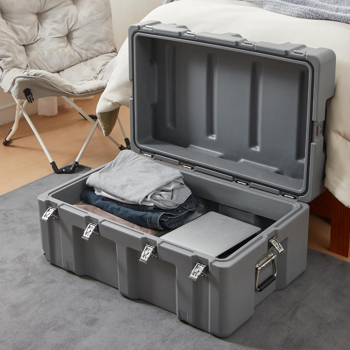 dormco the iron brick® trunk - strongest trunk, close-up detail