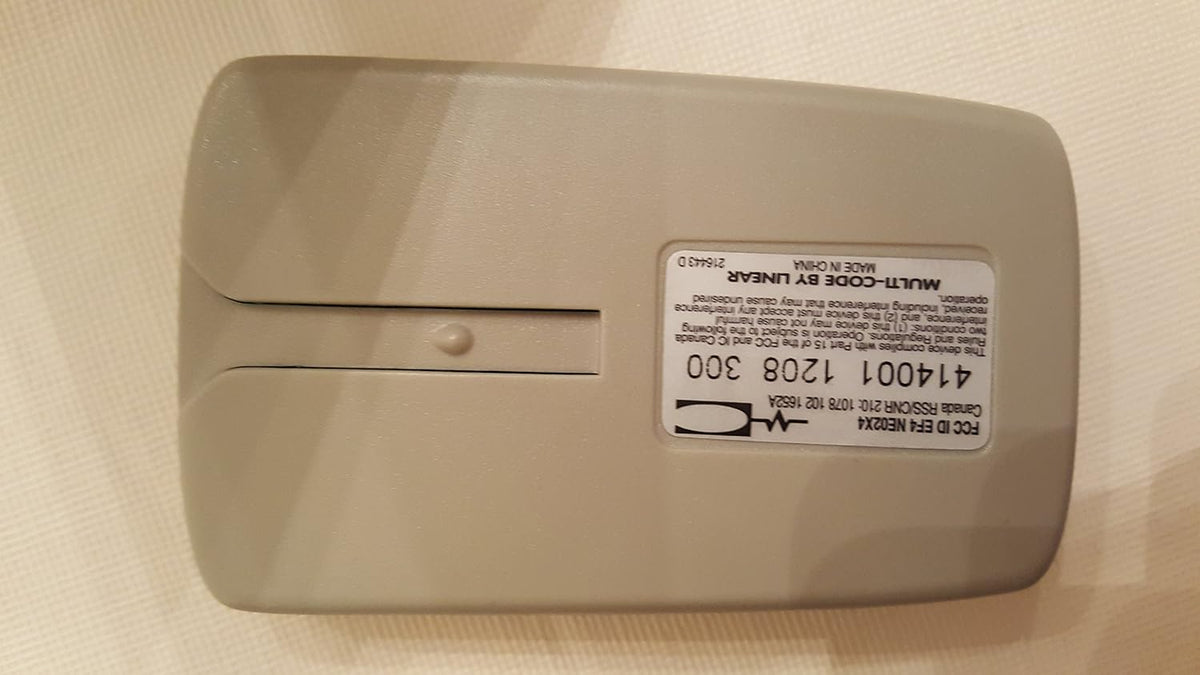 linear mcs414001 model 414001 4-channel visor transmitter, gray, close-up detail