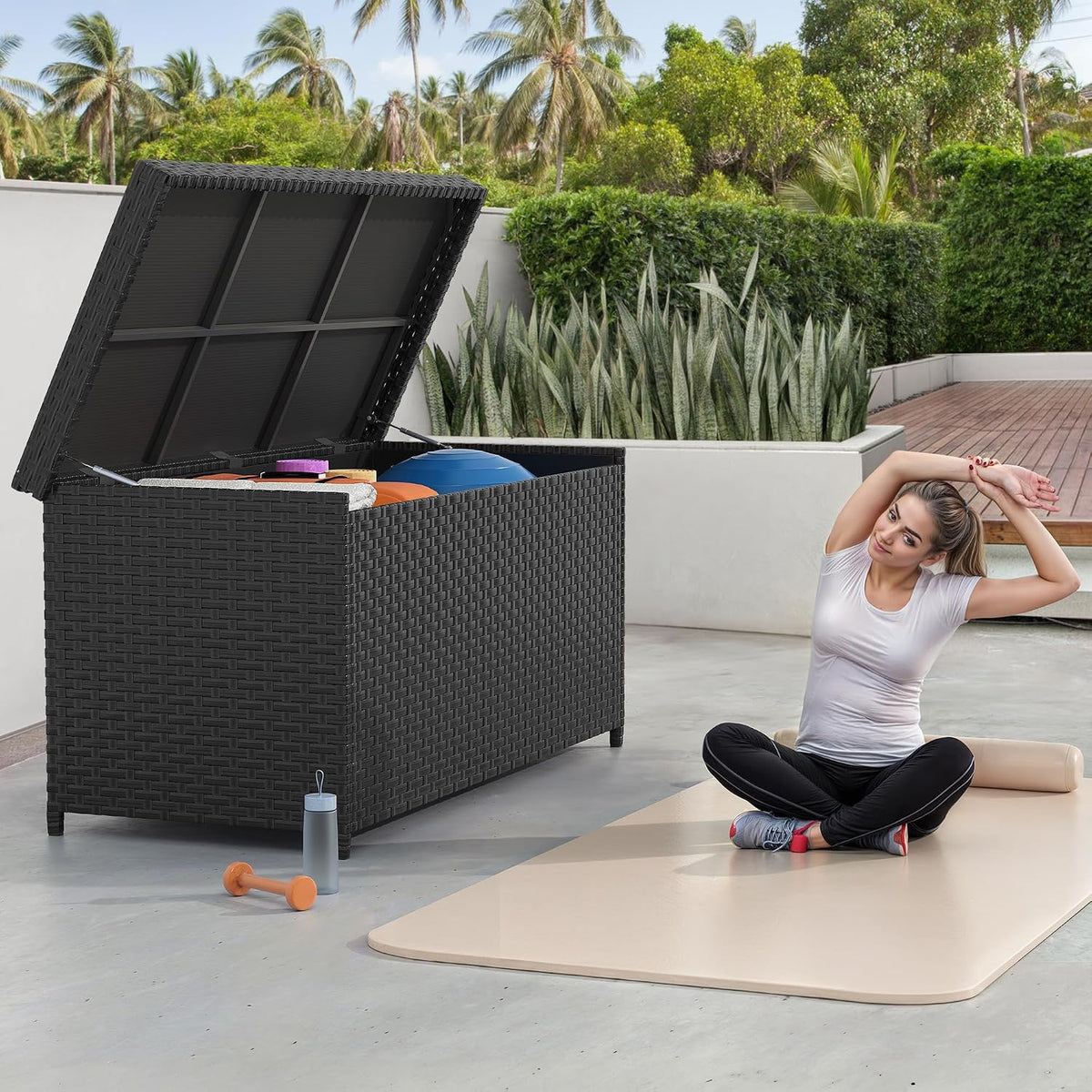 YITAHOME 260 Gallon Wicker Deck Box