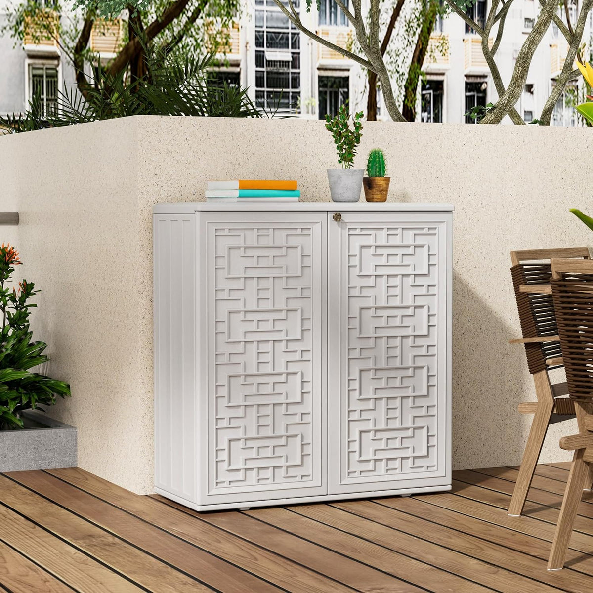 mrosaa waterproof outdoor storage cabinet with shelf,34.3''x15''x36.2'', close-up detail